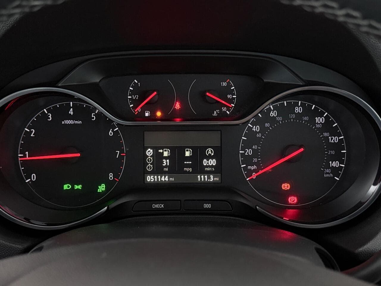 Vauxhall Grandland X thumbnail Driver Instruments