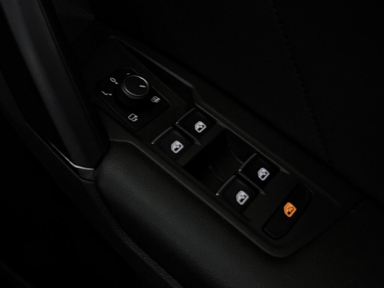 Volkswagen Tiguan thumbnail Misc Controls