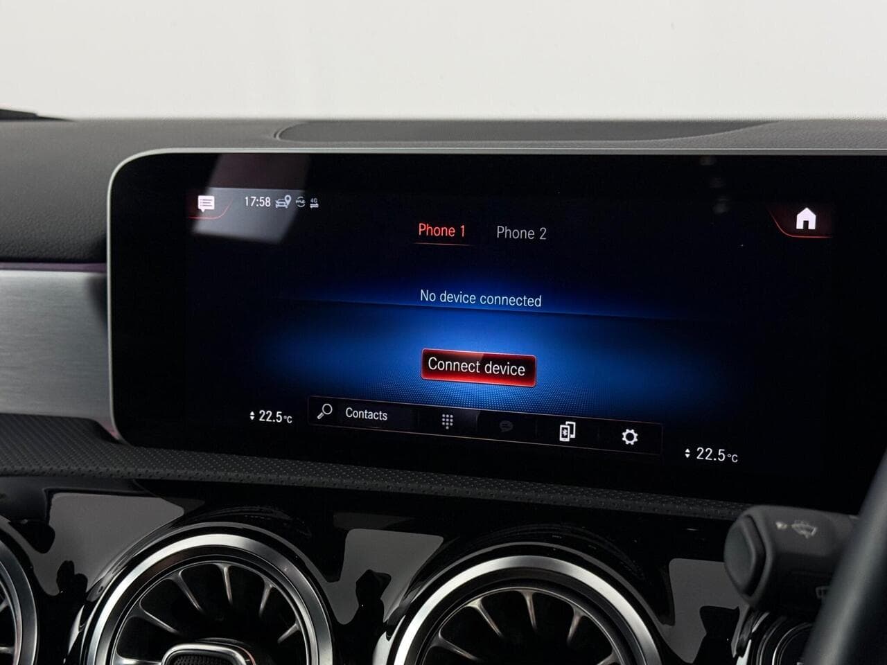 Mercedes-Benz A Class thumbnail Infotainment System