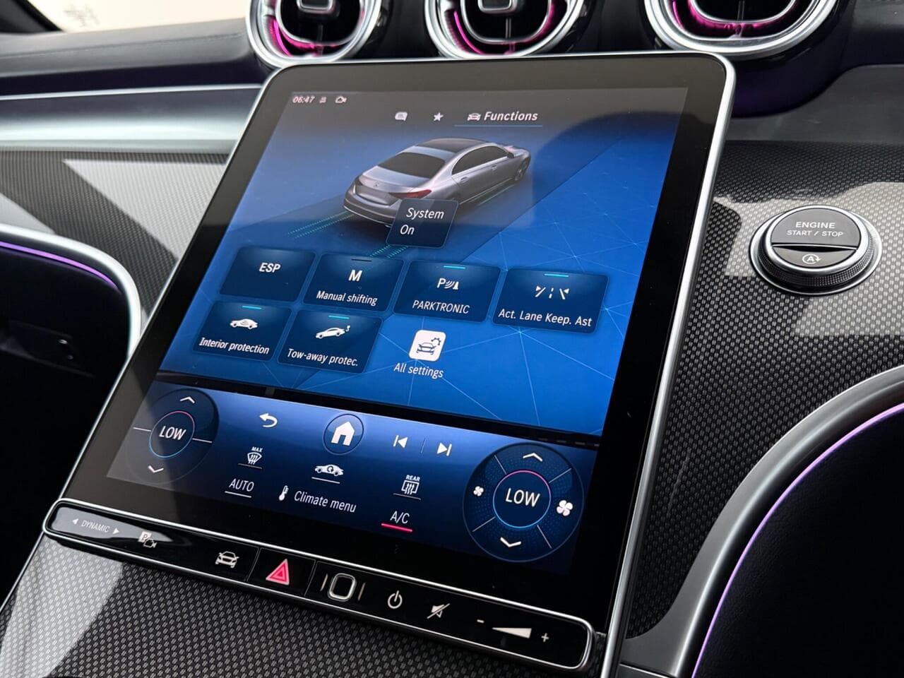 Mercedes-Benz C Class thumbnail Infotainment System