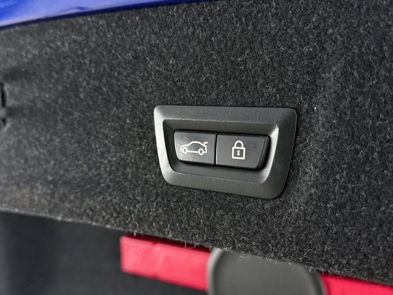 BMW 3 Series thumbnail Misc Controls
