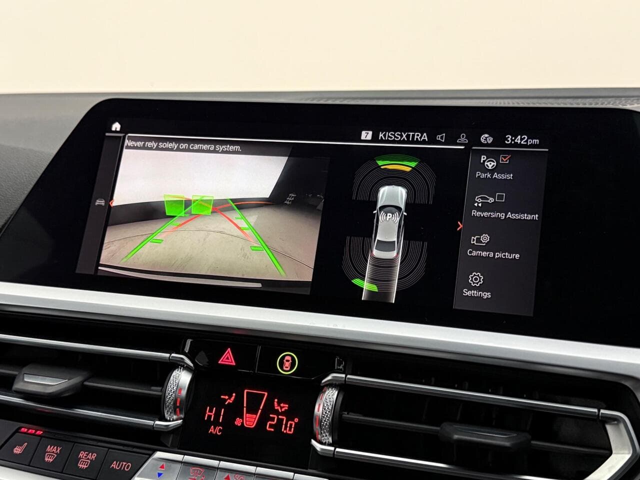 BMW 3 Series thumbnail Infotainment System