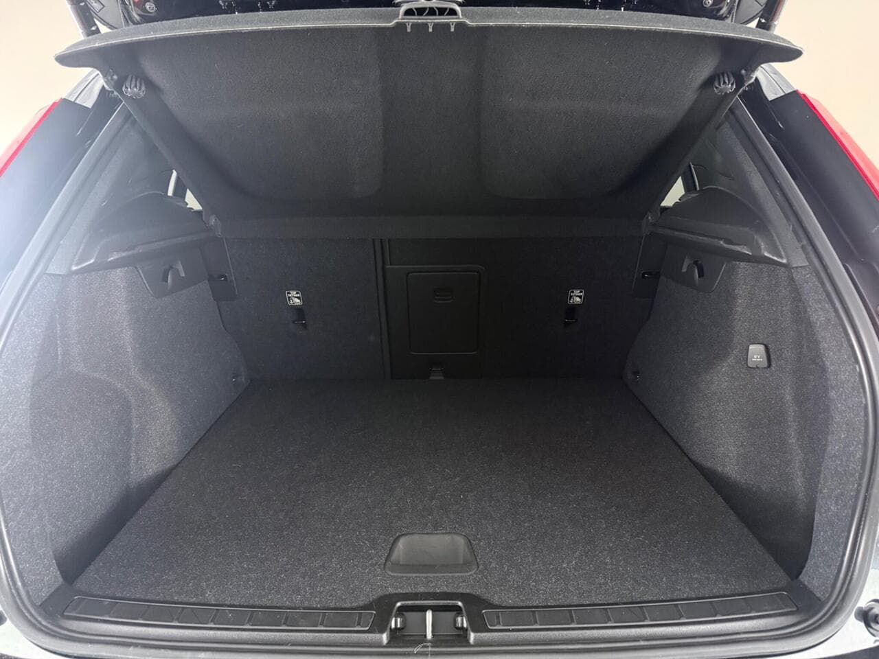Volvo XC40 thumbnail Boot