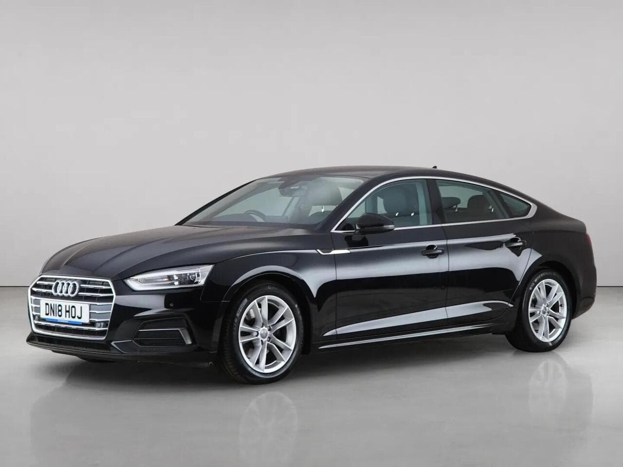 Audi A5 thumbnail Front Left