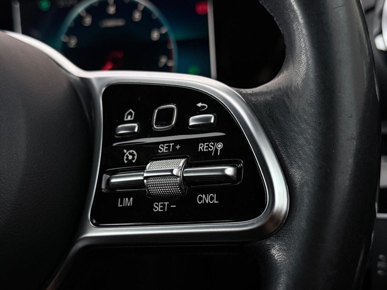 Mercedes-Benz A Class thumbnail Misc Controls