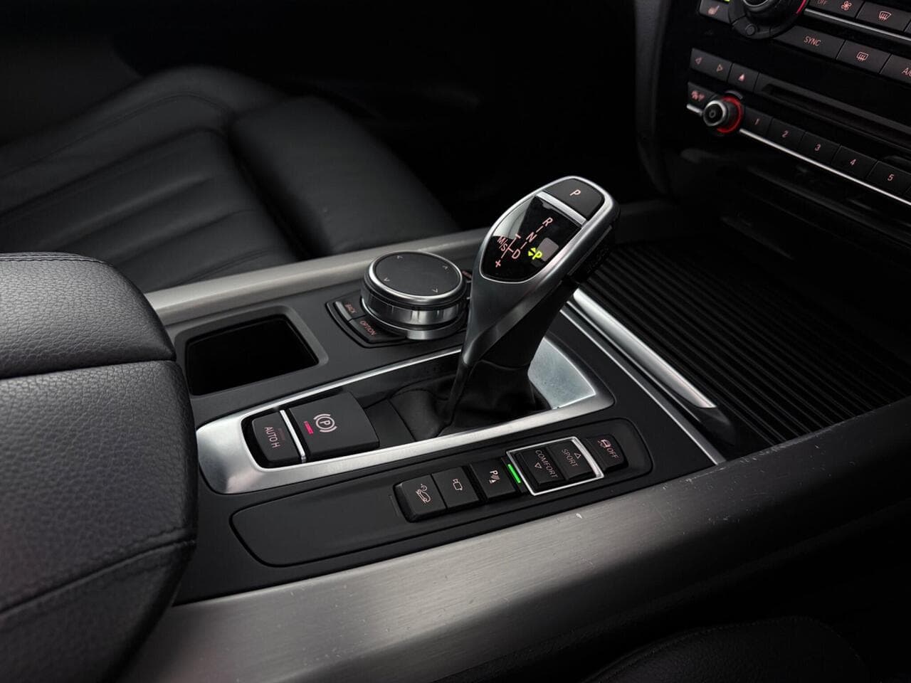BMW X5 thumbnail Interior Front