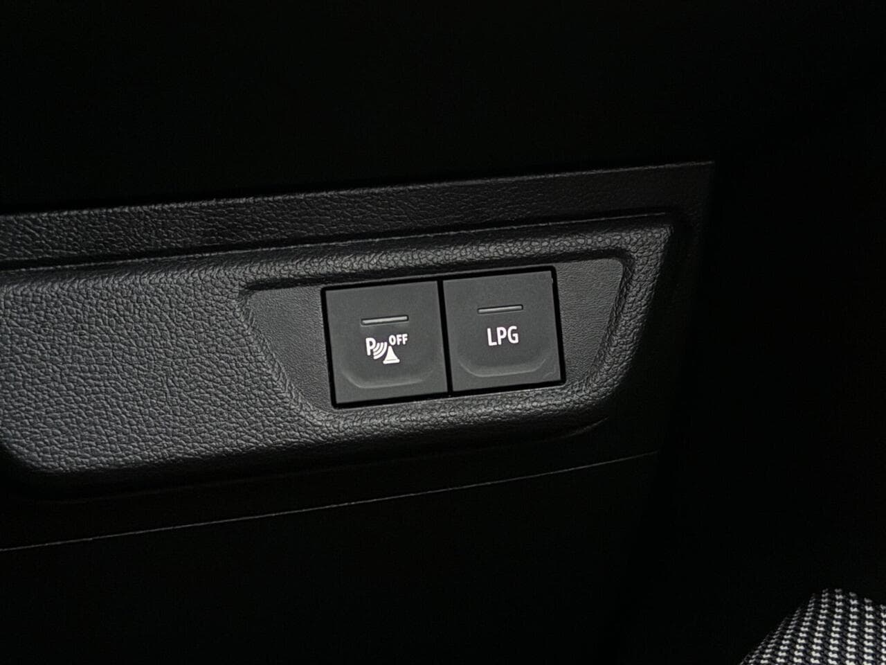 Dacia Sandero thumbnail Misc Controls