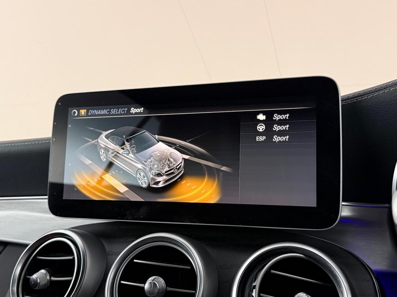 Mercedes-Benz C Class thumbnail Infotainment System