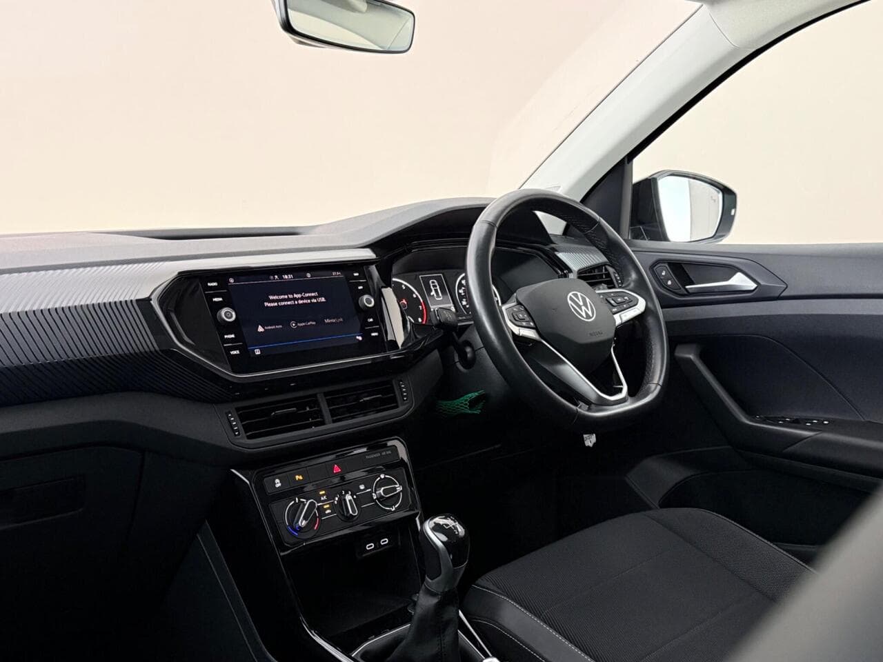Volkswagen T-Cross thumbnail Interior Front