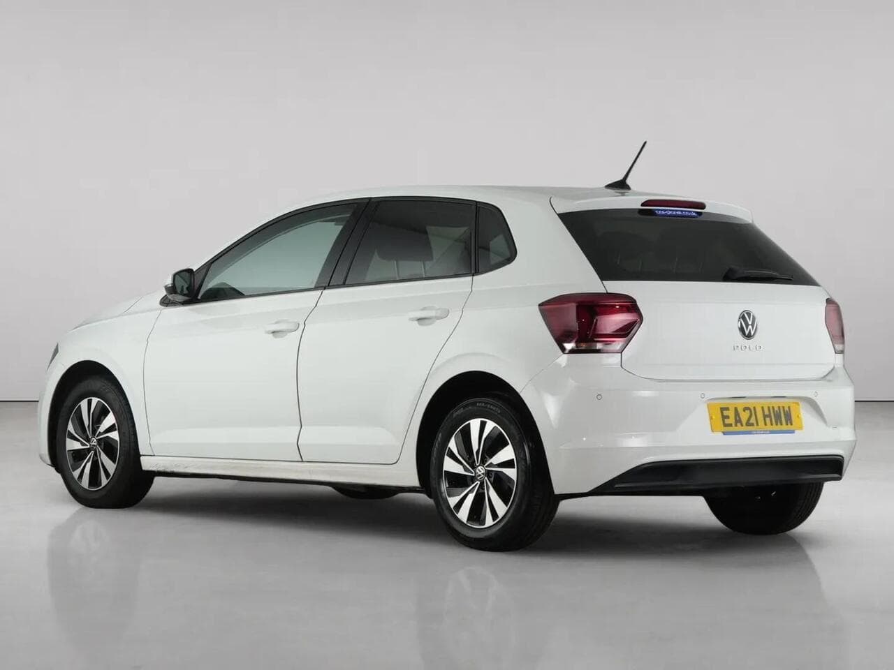 Volkswagen Polo thumbnail Rear Left