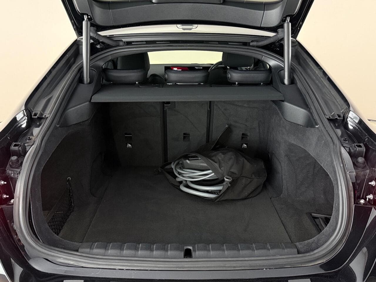 BMW i4 thumbnail Boot