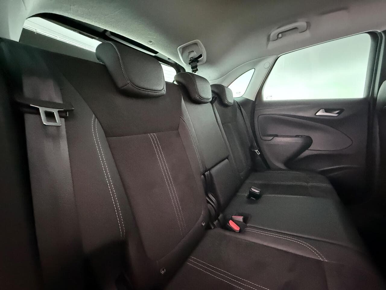 Vauxhall Crossland thumbnail Seats Rear