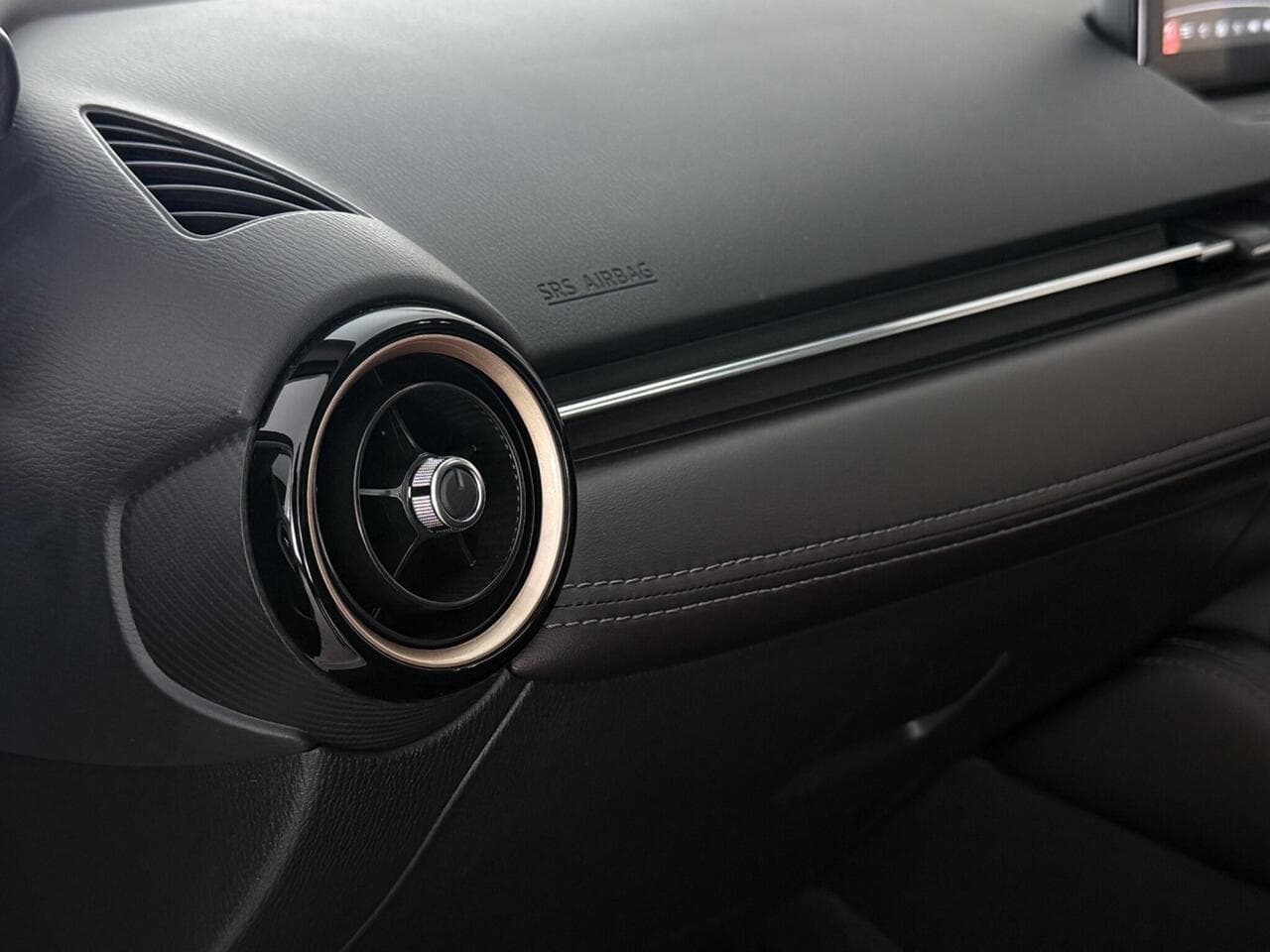 Mazda Mazda2 thumbnail Misc Controls