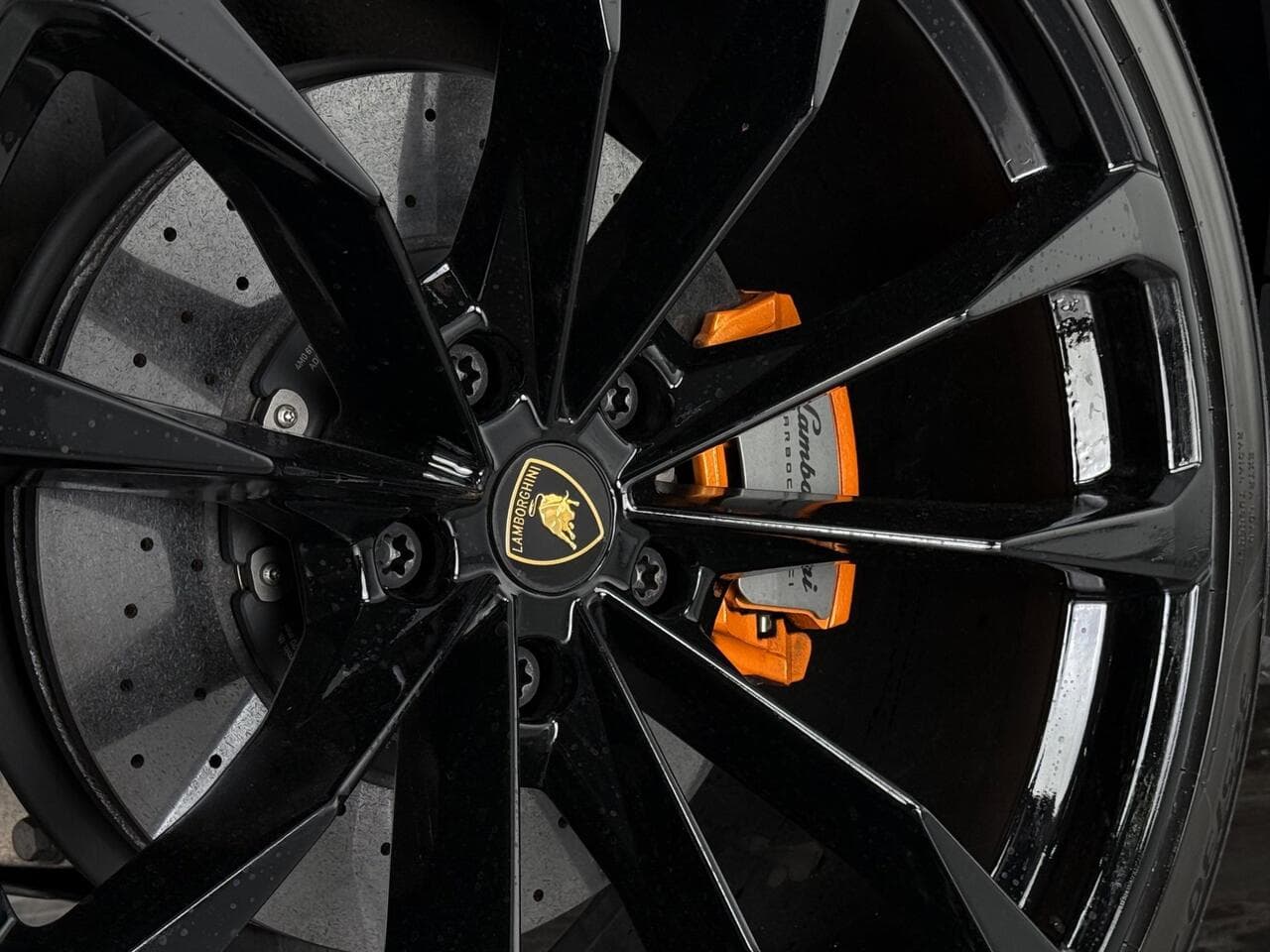 Lamborghini Urus thumbnail Wheel