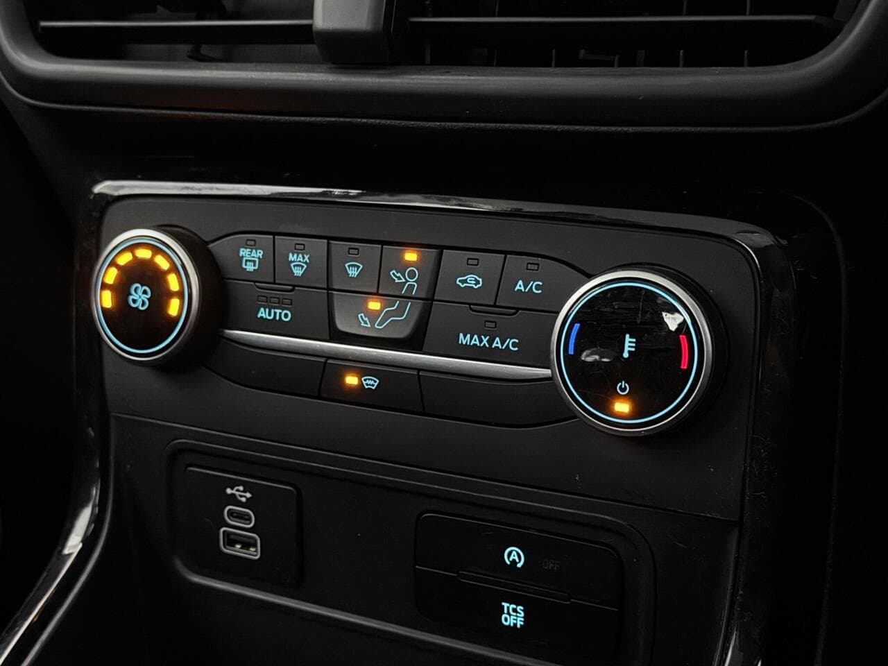 Ford EcoSport thumbnail Misc Controls