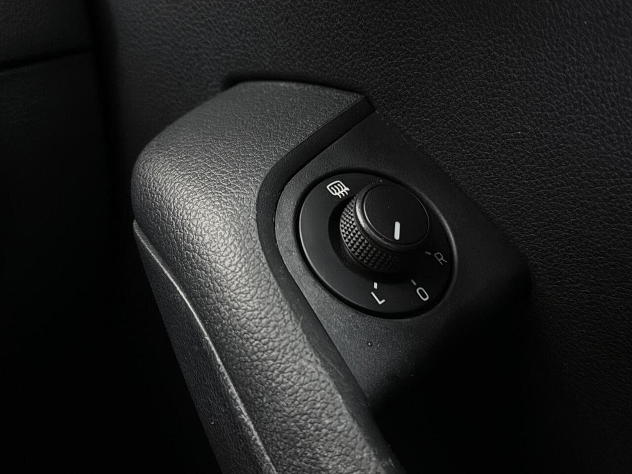 Skoda Octavia thumbnail Misc Controls
