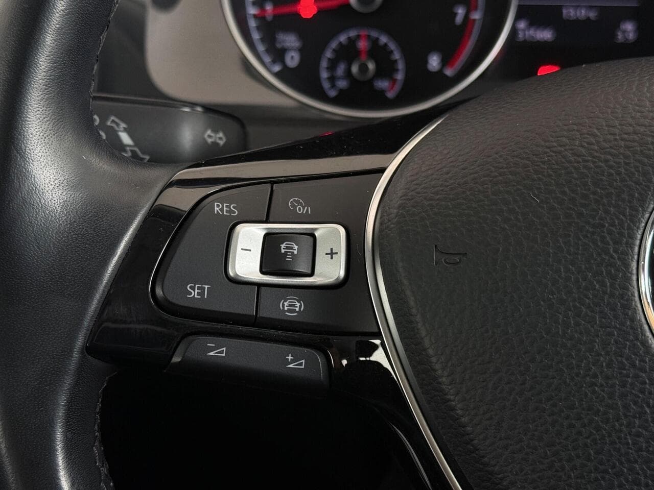 Volkswagen Golf thumbnail Misc Controls