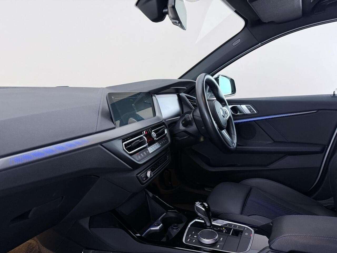 BMW 1 Series thumbnail Interior Front