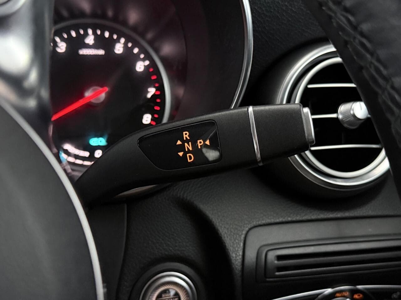 Mercedes-Benz GLC thumbnail Misc Controls