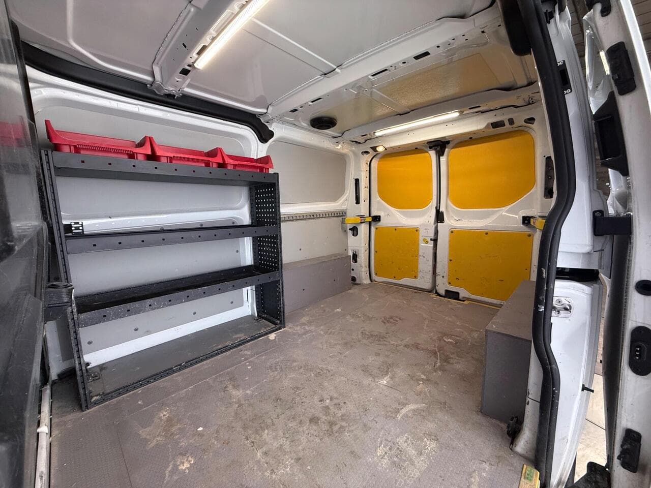 Ford Transit Custom thumbnail Cargo Space