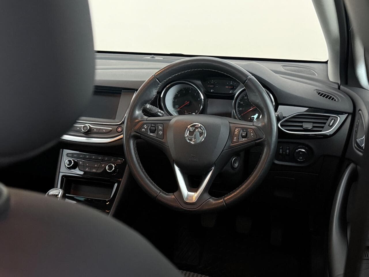 Vauxhall Astra thumbnail Steering Wheel