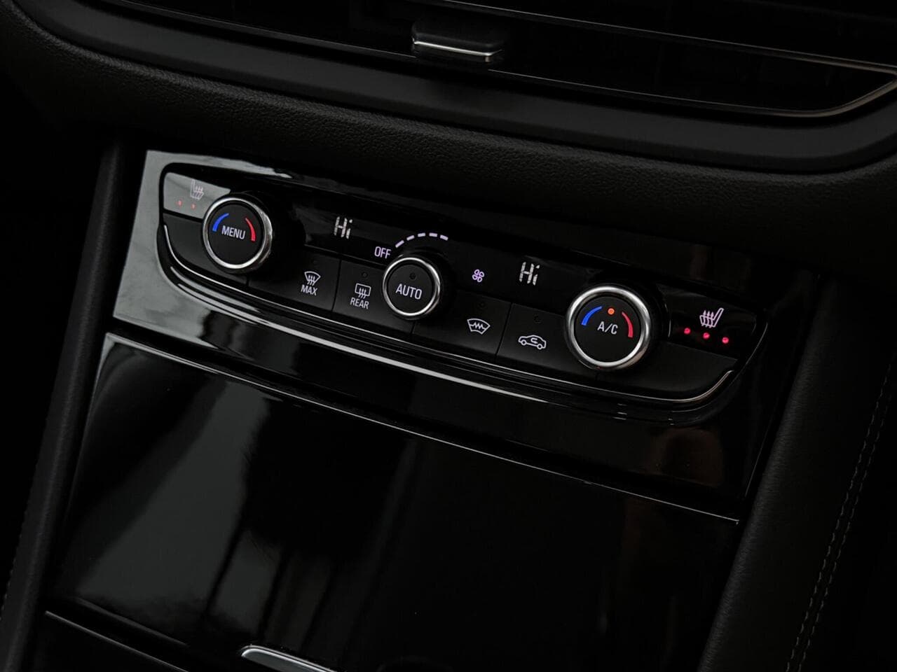 Vauxhall Grandland thumbnail Misc Controls