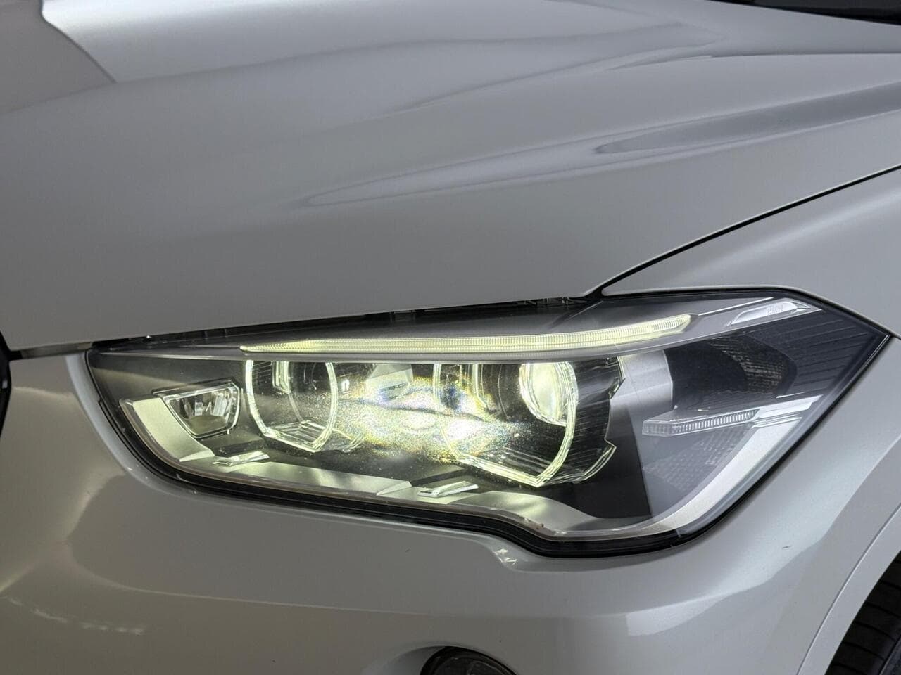BMW X1 thumbnail Lights Front
