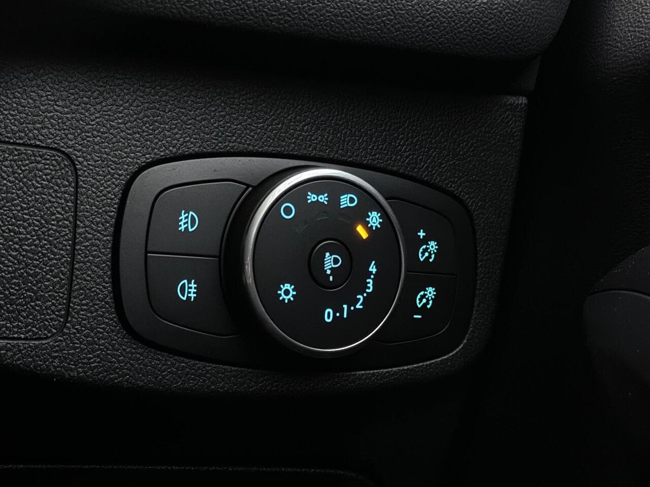 Ford Focus thumbnail Misc Controls