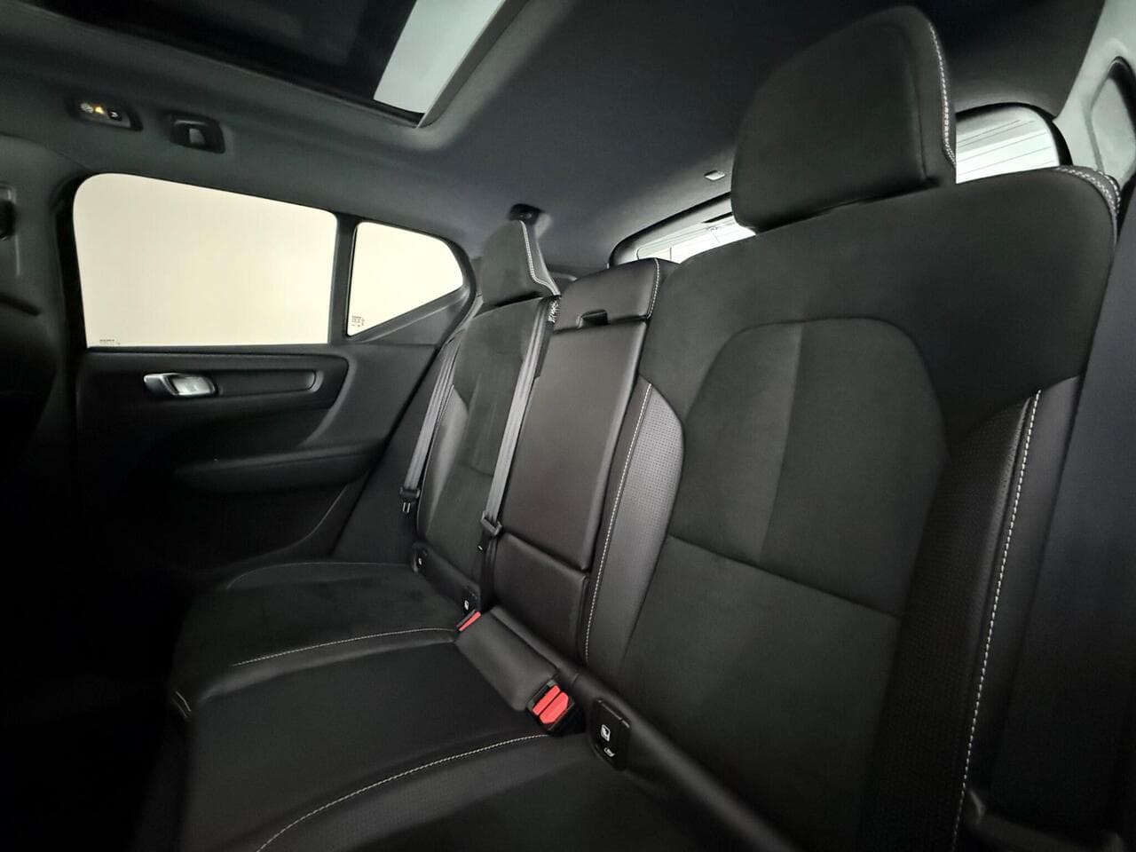 Volvo XC40 thumbnail Seats Rear