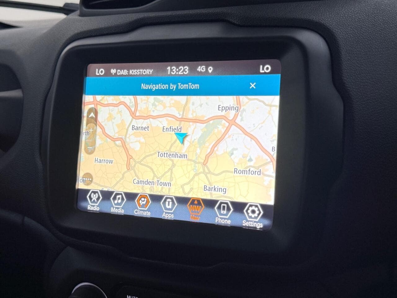 Jeep Renegade thumbnail Infotainment System