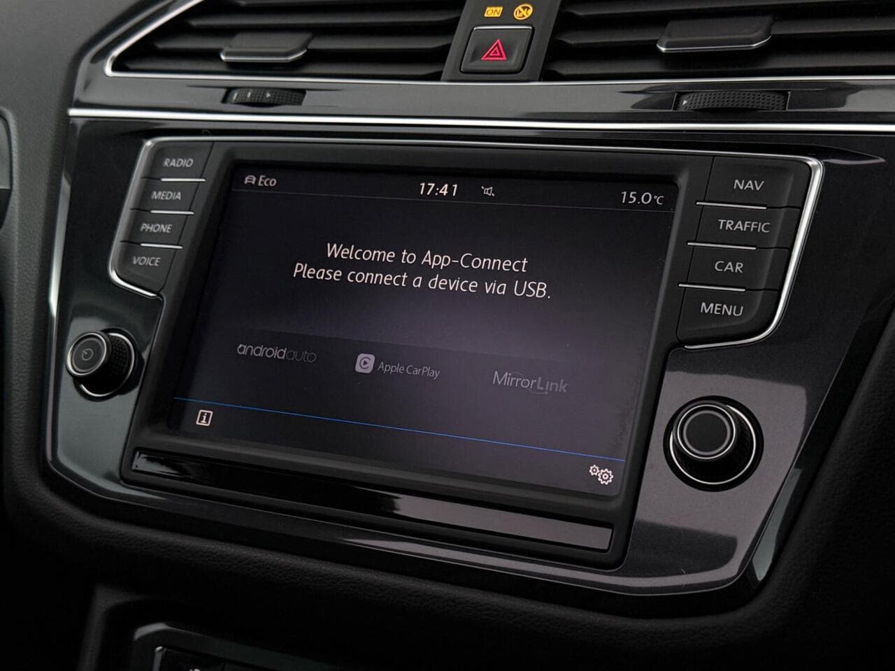 Volkswagen Tiguan thumbnail Infotainment System