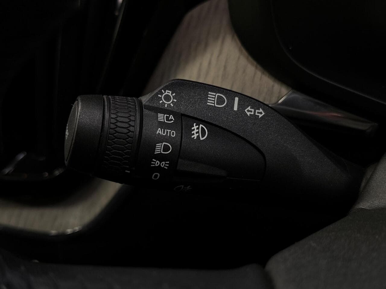 Volvo XC60 thumbnail Misc Controls