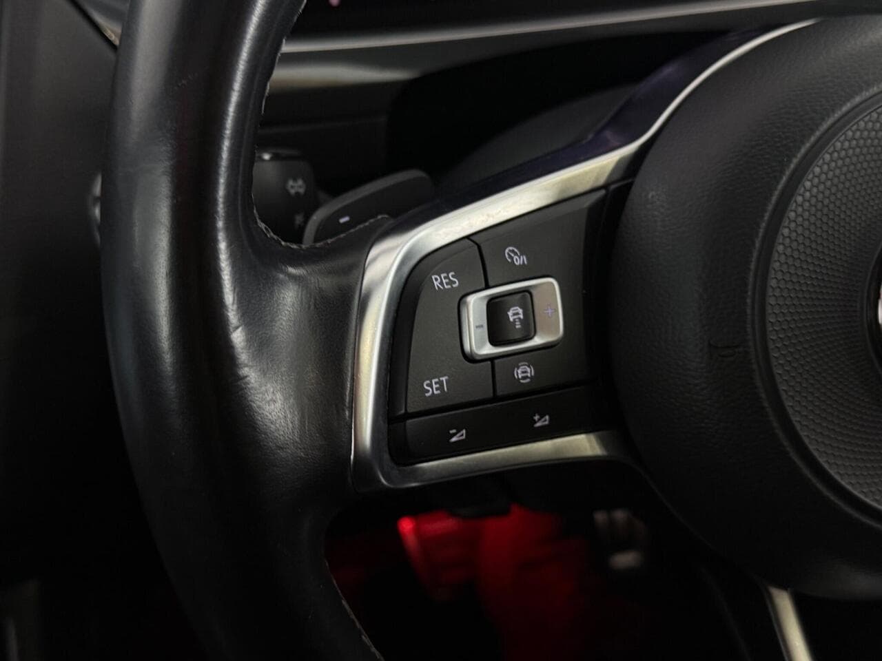 Volkswagen Tiguan thumbnail Misc Controls