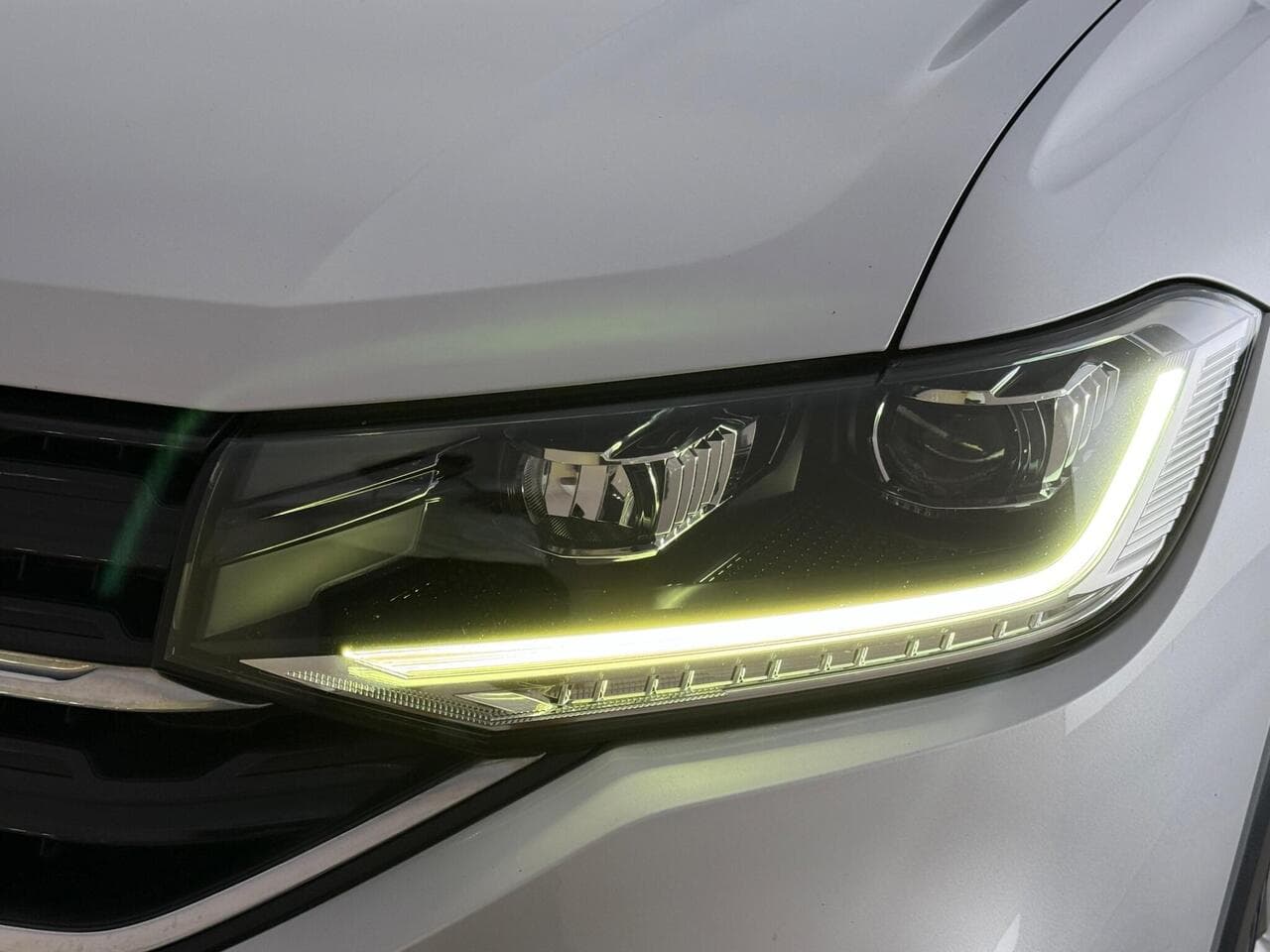 Volkswagen T-Cross thumbnail Lights Front