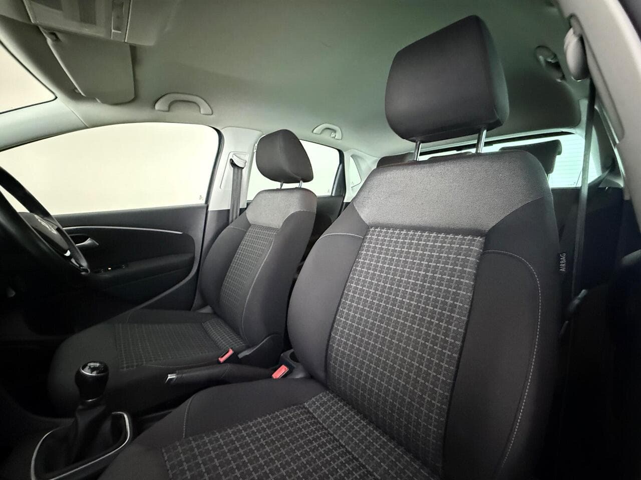 Volkswagen Polo thumbnail Seat Front Passenger