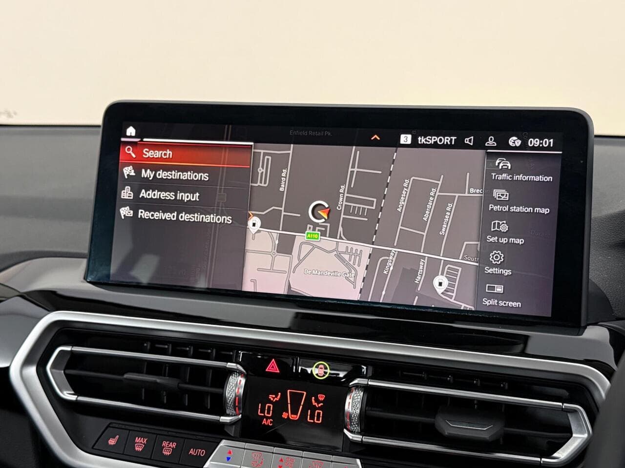 BMW X3 thumbnail Infotainment System