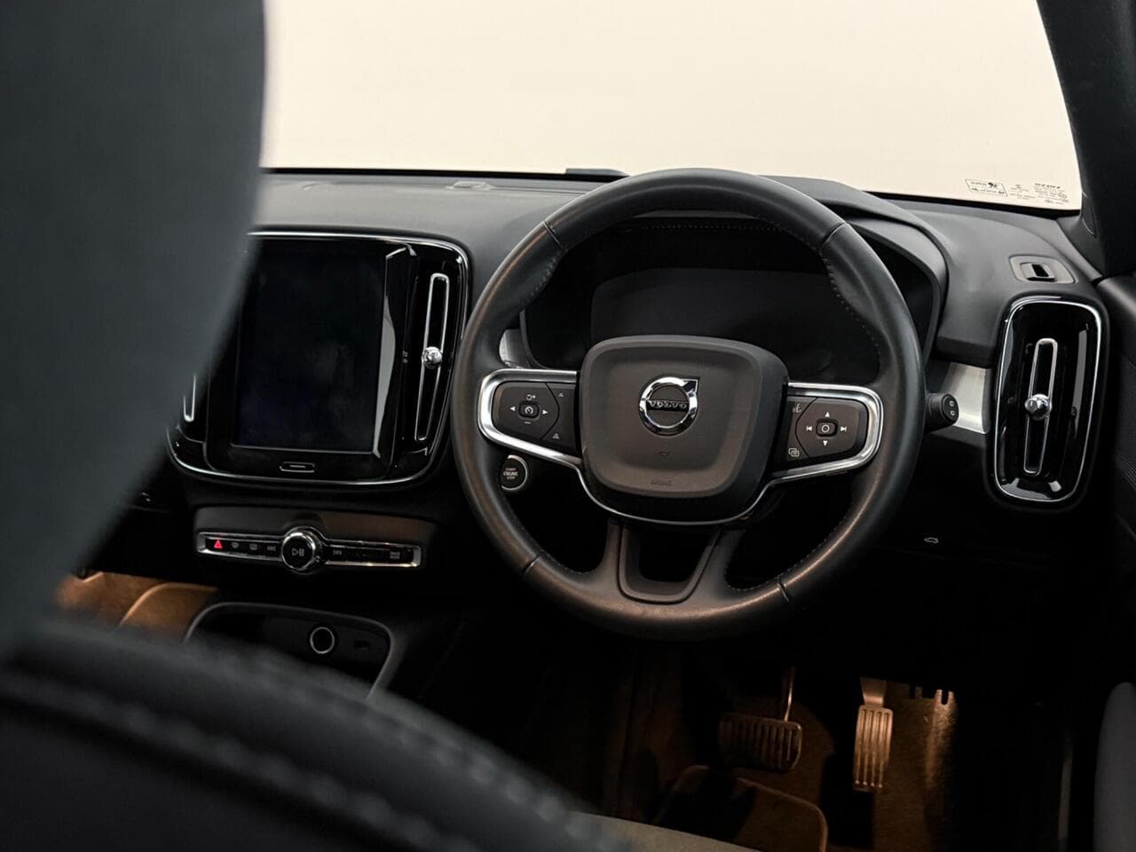 Volvo XC40 thumbnail Steering Wheel