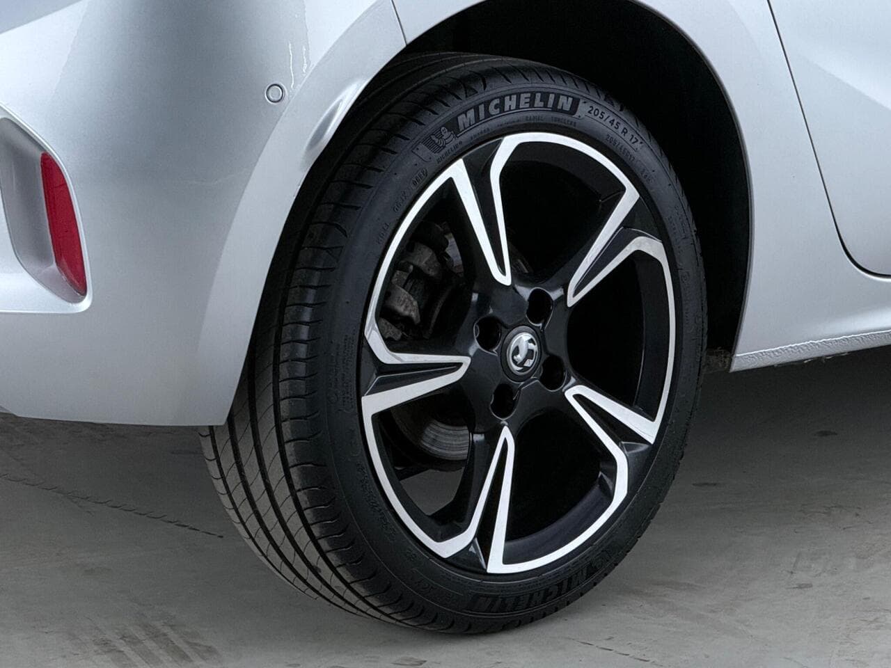 Vauxhall Corsa thumbnail Wheel