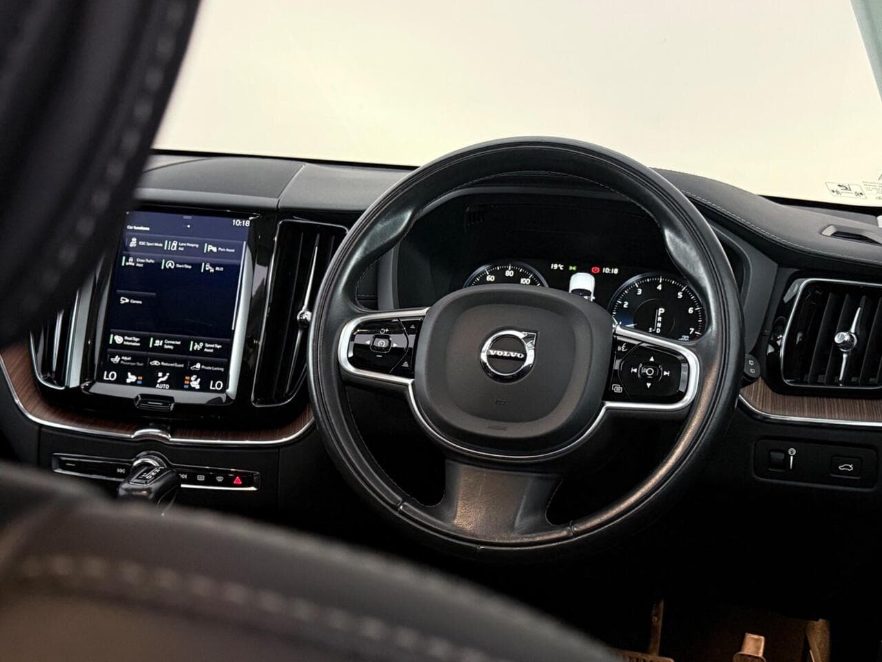 Volvo XC60 thumbnail Steering Wheel