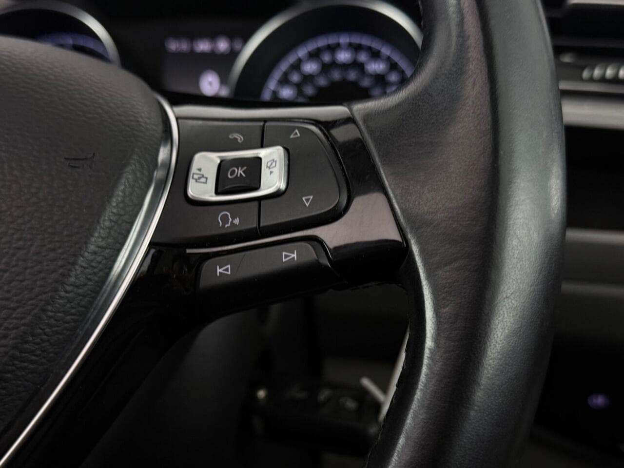 Volkswagen Touran thumbnail Misc Controls