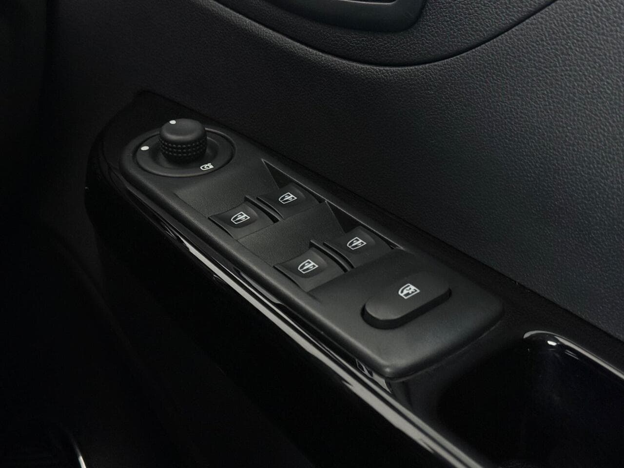 Renault Captur thumbnail Misc Controls