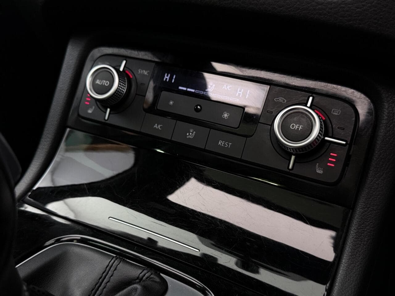 Volkswagen Touareg thumbnail Inconclusive