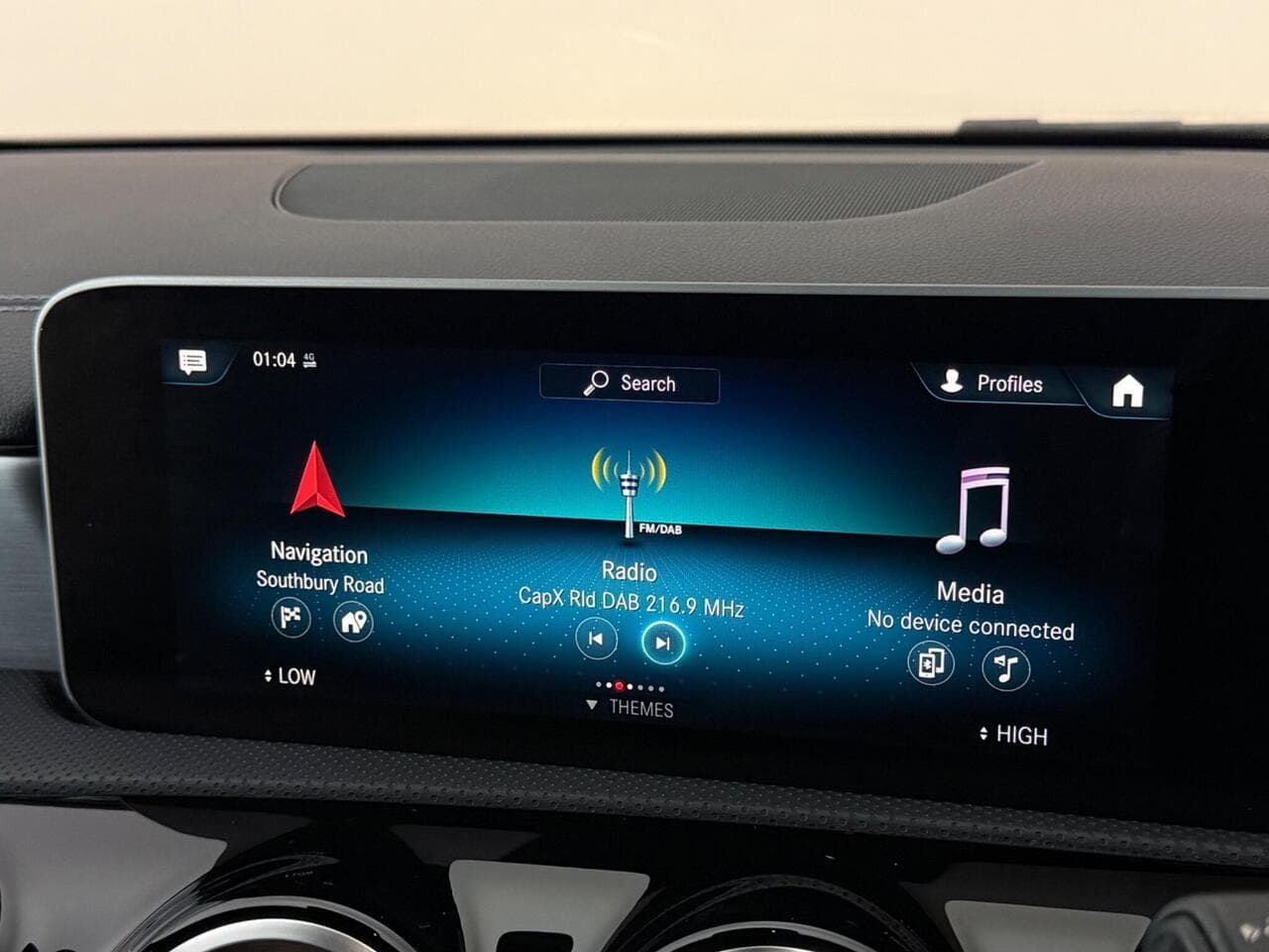 Mercedes-Benz CLA thumbnail Infotainment System