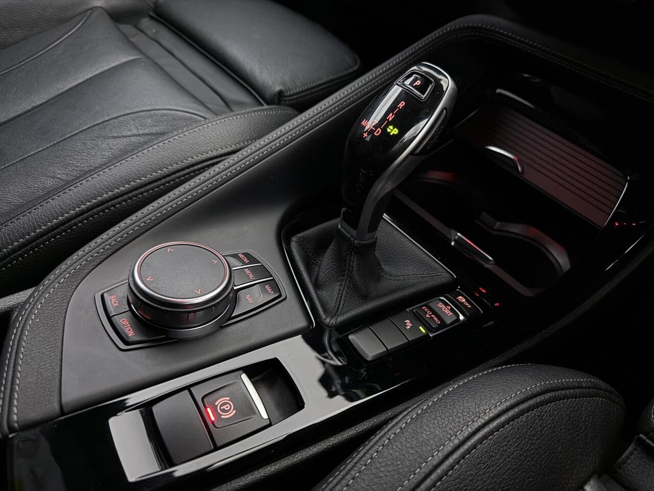 BMW X2 thumbnail Interior Front