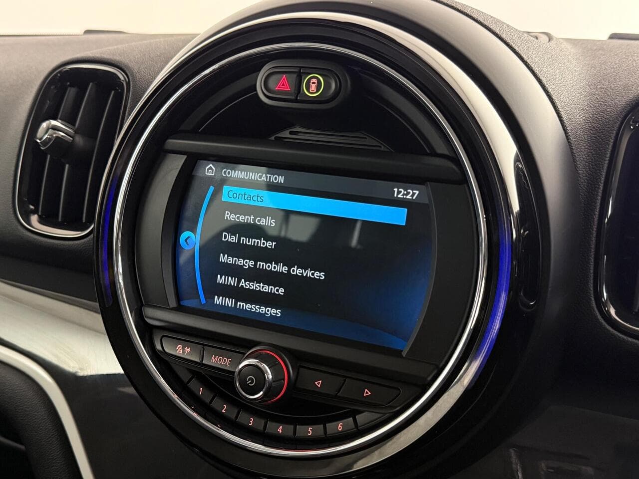 MINI Countryman thumbnail Infotainment System