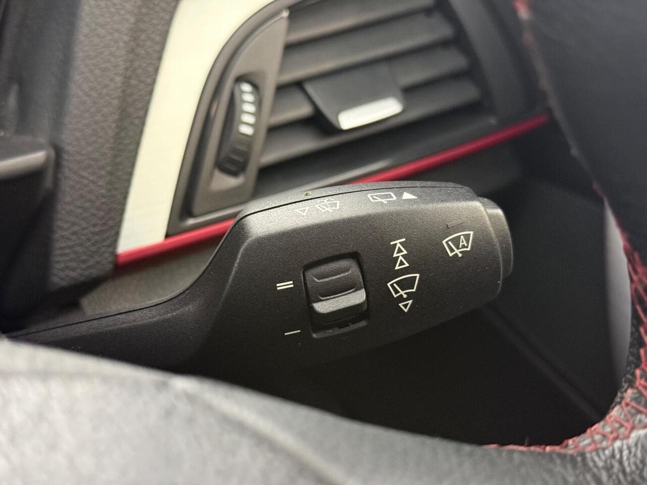 BMW 1 Series thumbnail Misc Controls