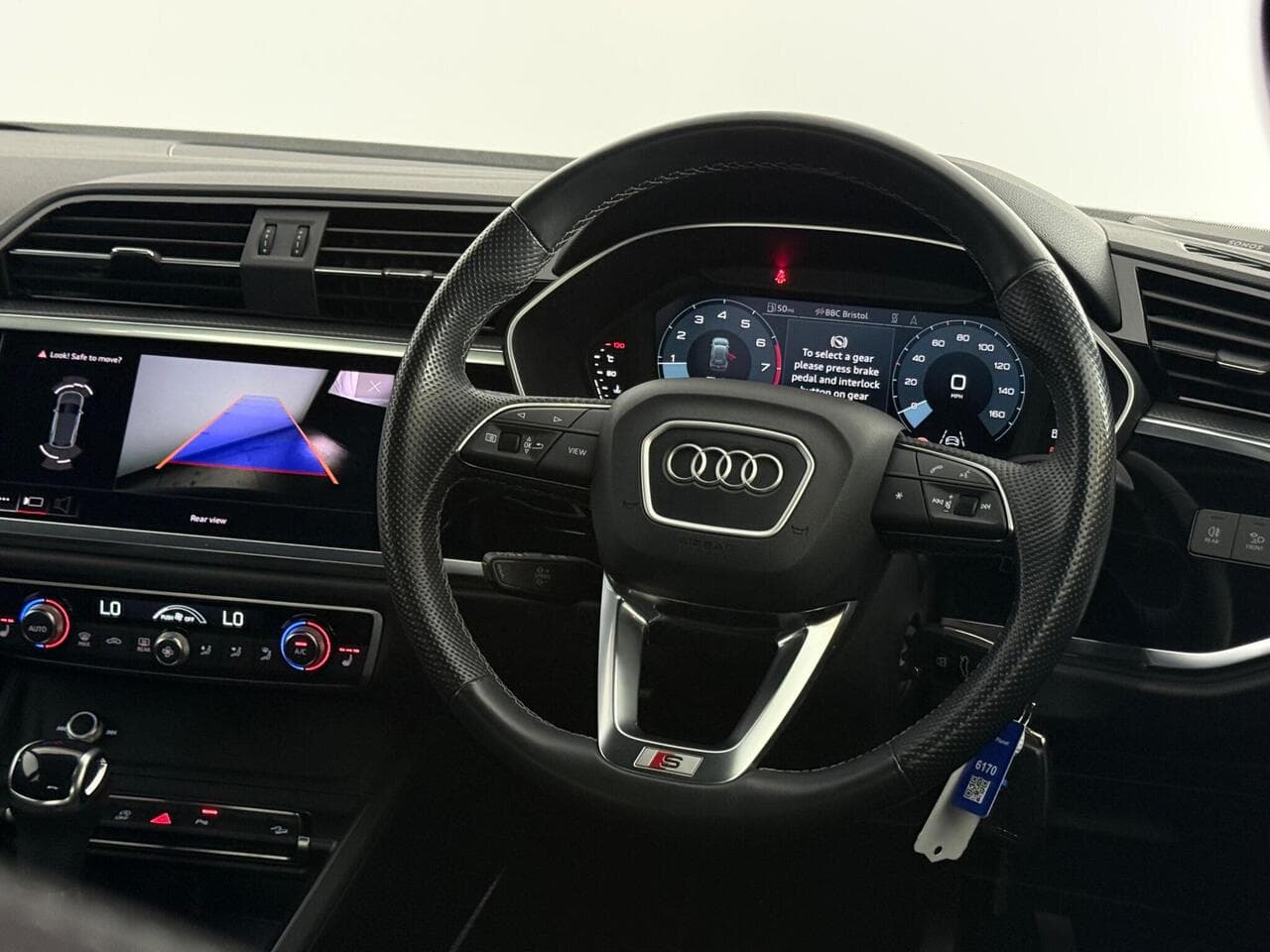 Audi Q3 thumbnail Steering Wheel