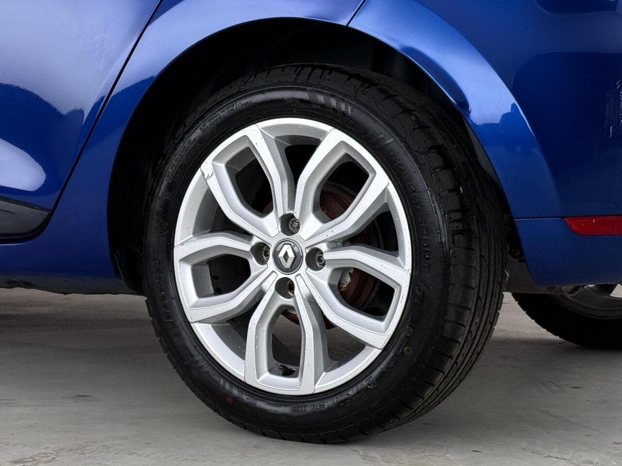 Renault Clio thumbnail Wheel