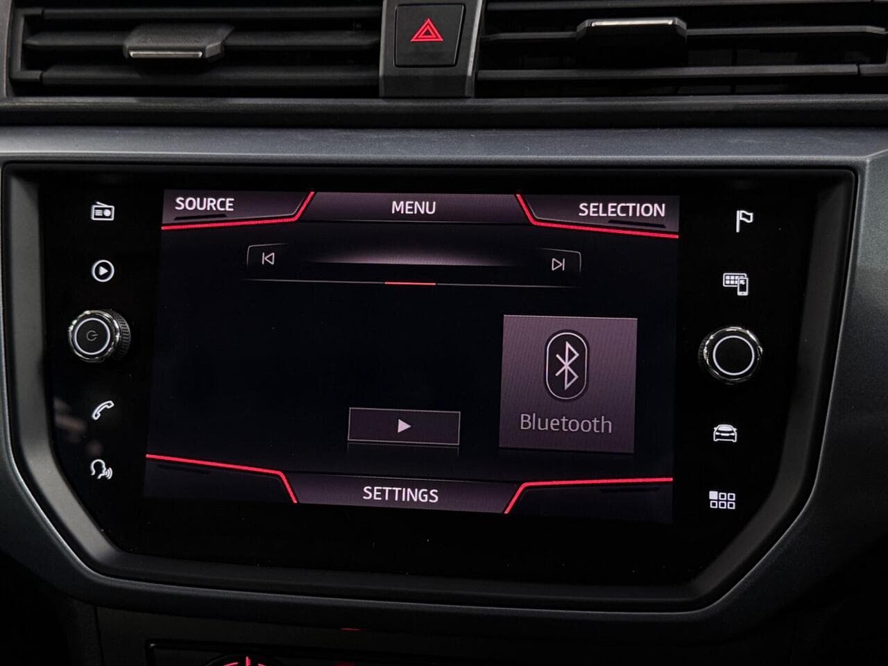 SEAT Arona thumbnail Infotainment System