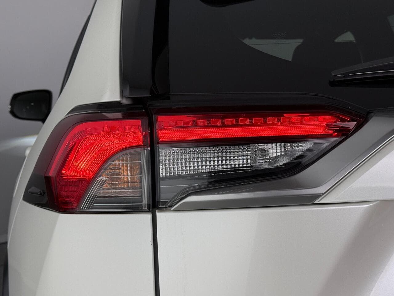 Toyota RAV4 thumbnail Lights Rear